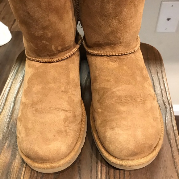 Short Bow Uggs ❄️ - Picture 2 of 6